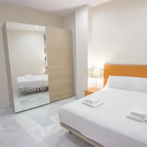 Rentalsevilla En Barrio Santa Cruz Con Parking Sevilla