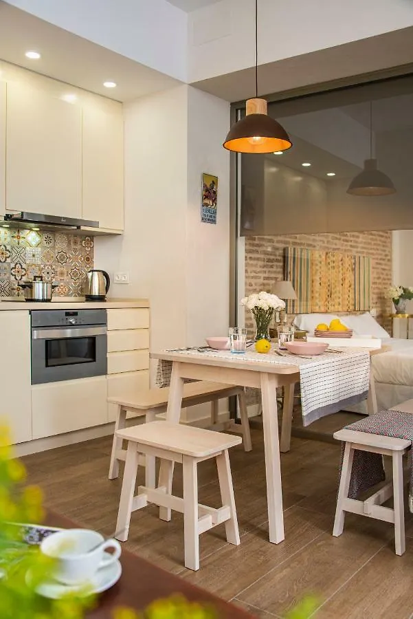 Apartment Misterhost Triana Patio De Las Flores Seville