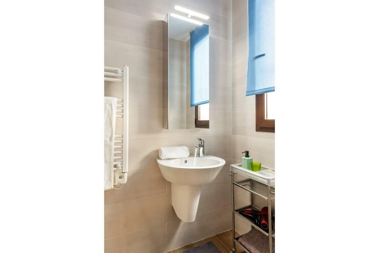 Apartment Misterhost Triana Patio De Las Flores Seville Spain